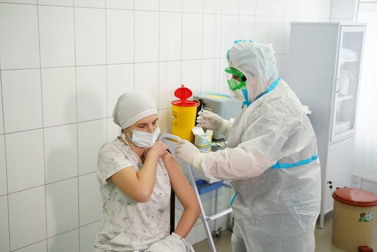 Вакцинация началась – 159 прививок за сутки