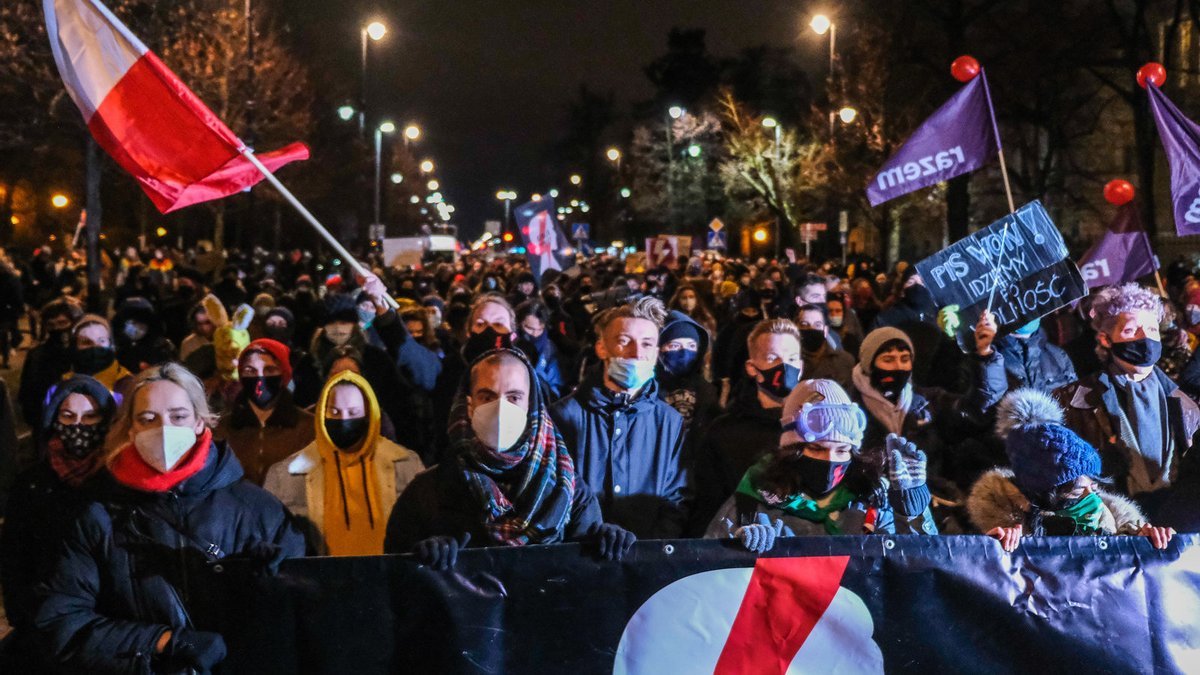 Волна протестов прокатилась по Польше