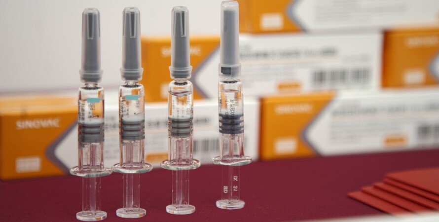215 тысяч доз вакцины Sinovac уже в Украине