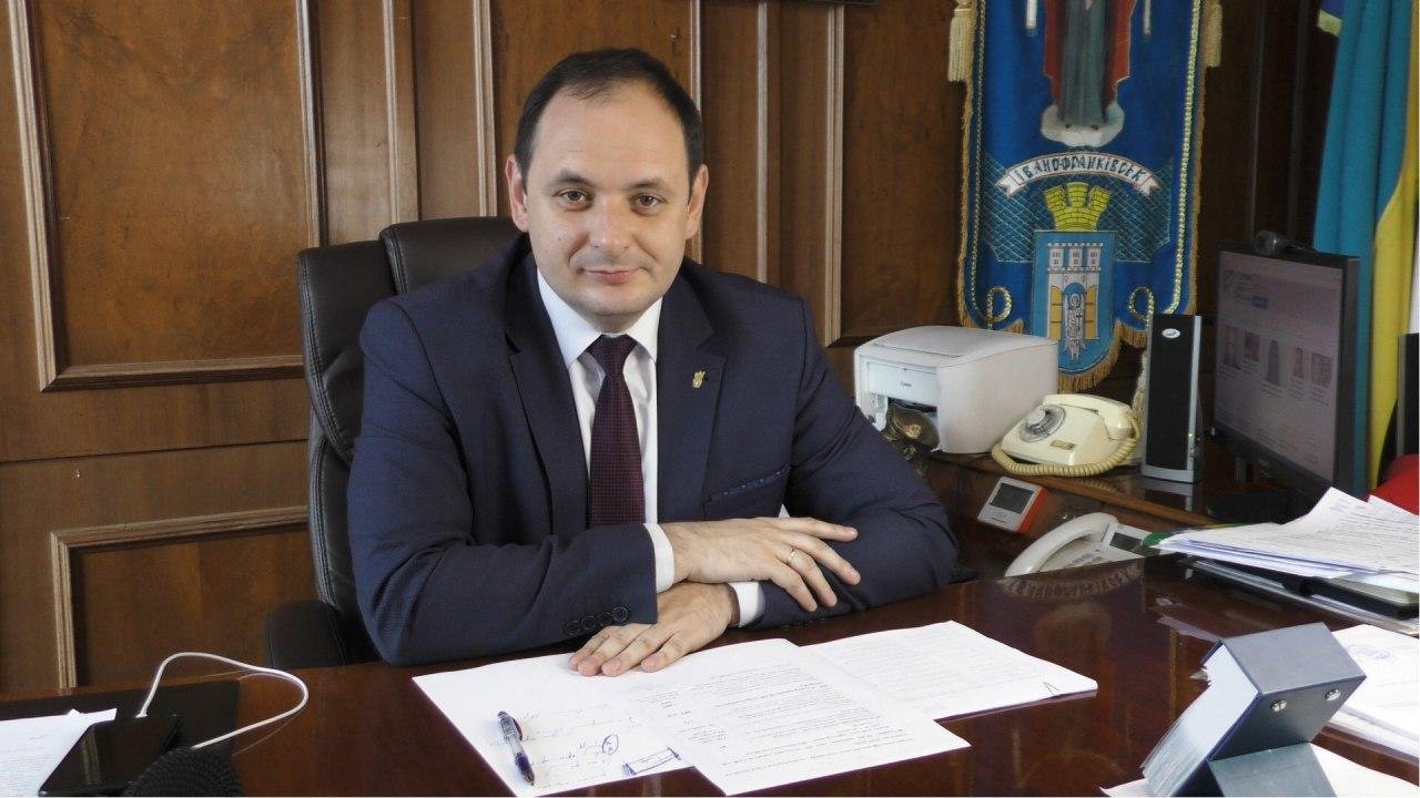 Ивано-Франковск – лидер по количеству заместителей и советников мэра, а также их зарплат и премий