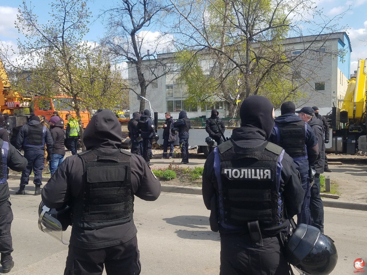 Снос незаконных киосков в Киеве закончился задержаниями 14 владельцев МАФов