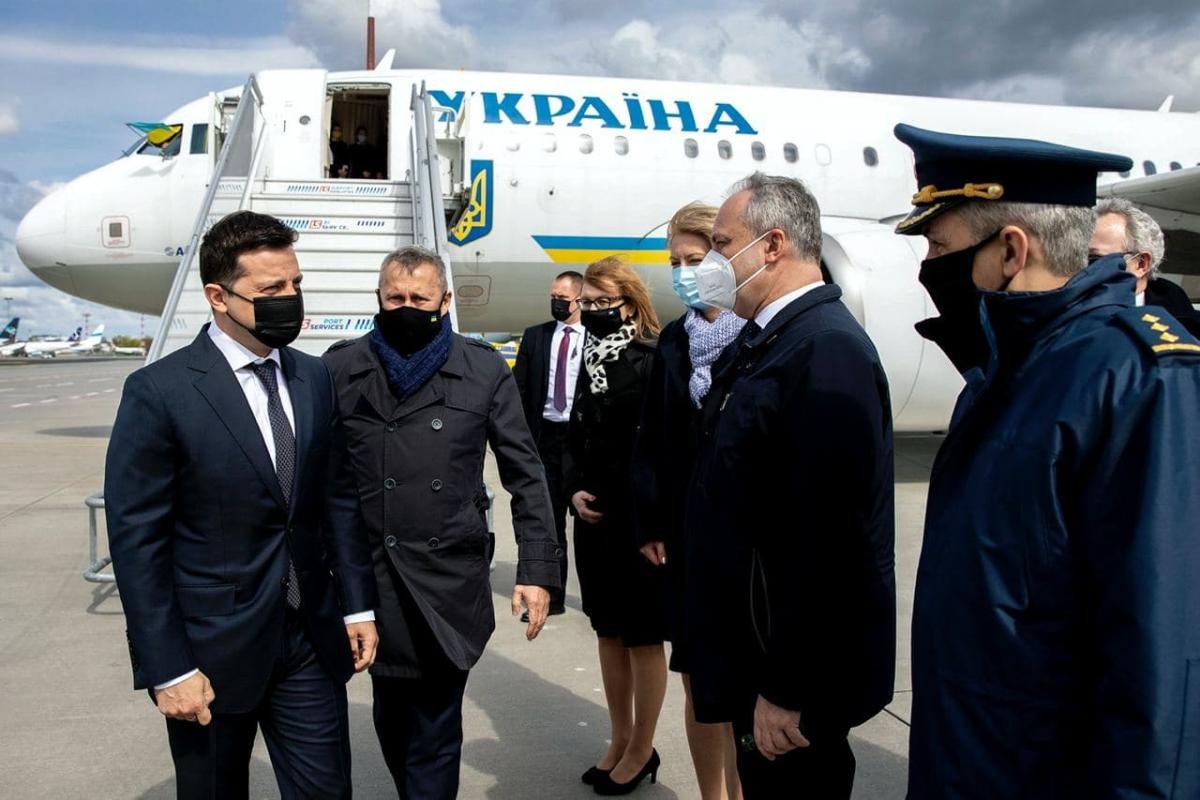Президент Украины Владимир Зеленский прибыл в Польшу