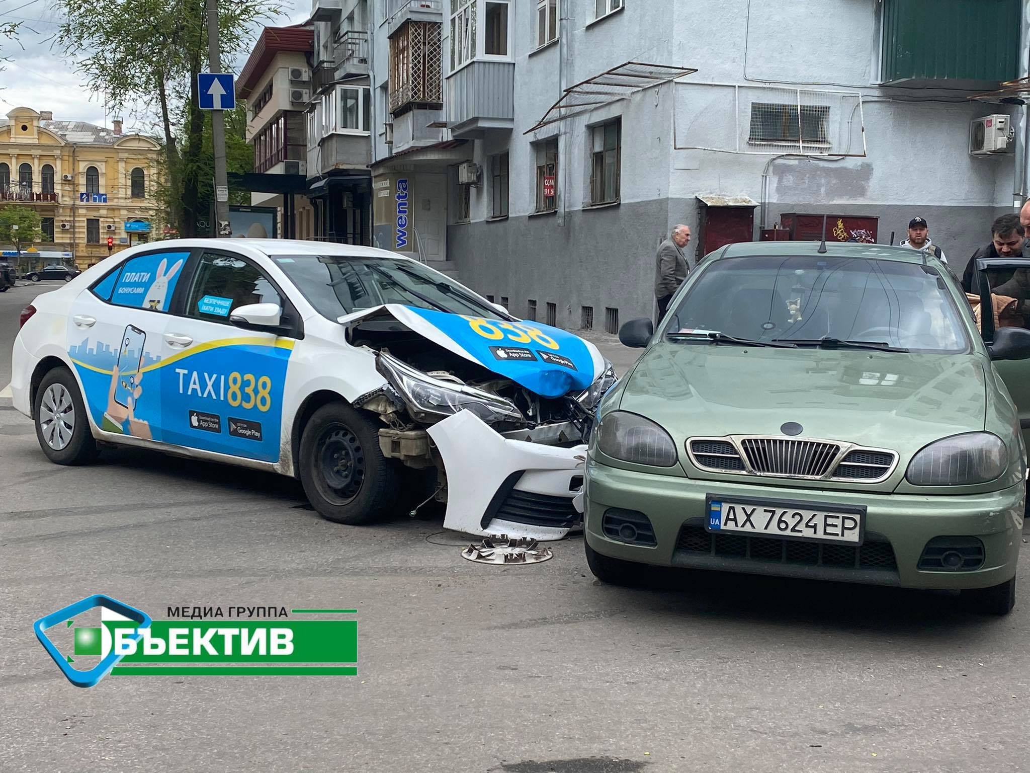 В центре Харькова произошло ДТП: есть пострадавшие. ФОТО