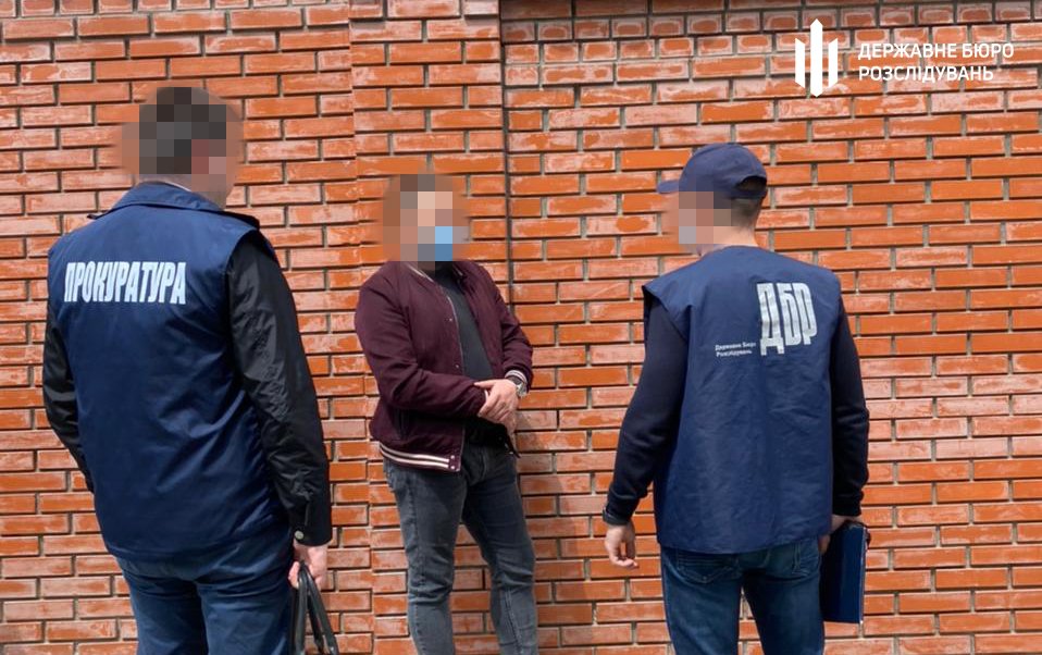 2 тысячи долларов за закрытие дела: во Львове сотрудников полиции поймали на взятке. ФОТО