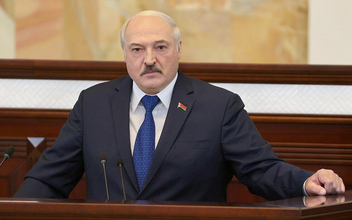 Лукашенко обвинил Львов в отказе принять «заминированный» самолет Ryanair