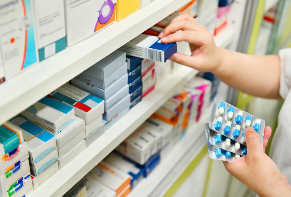 Депутаты в первом чтении поддержали запрет продажи лекарств детям до 14 лет