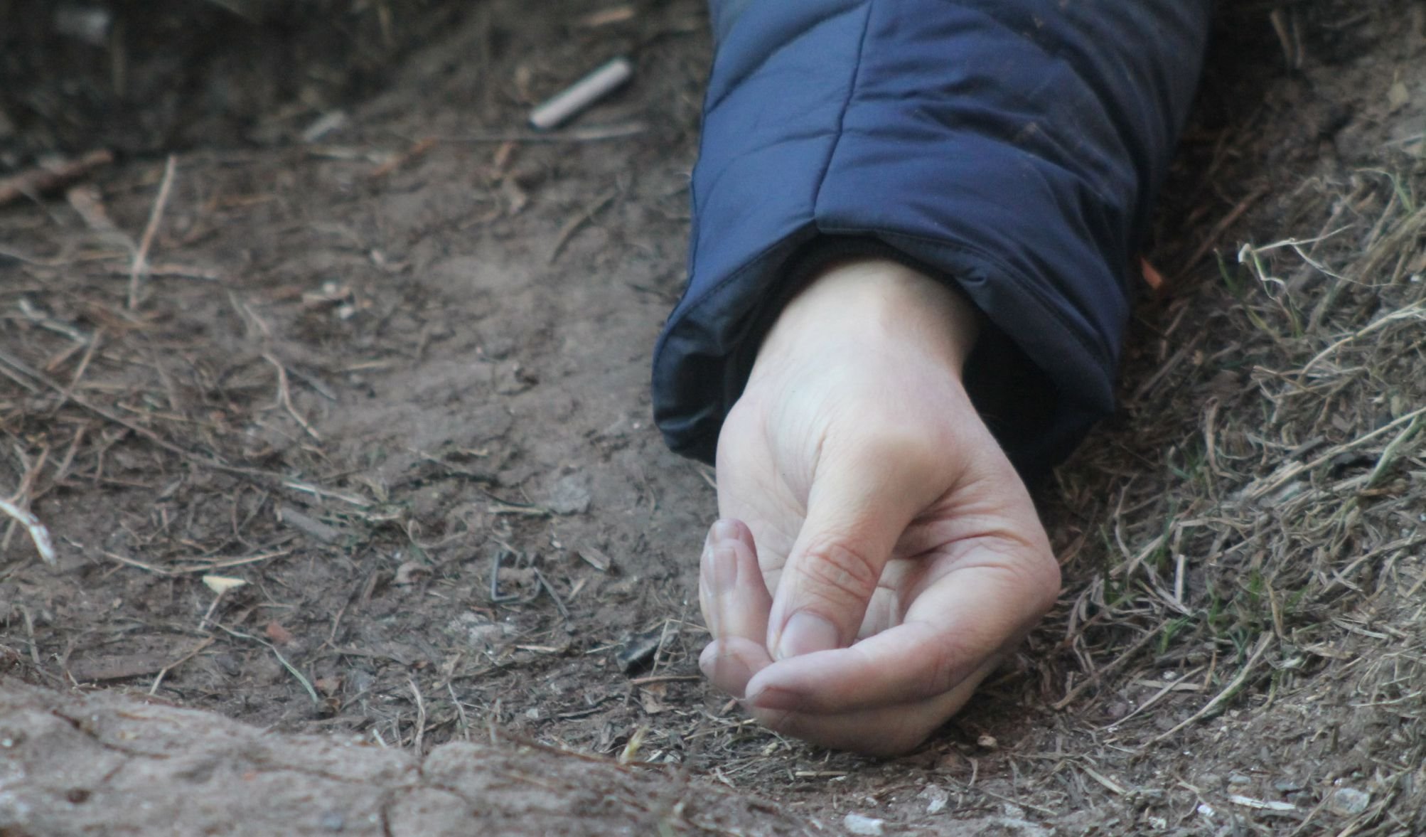Труп посреди дороги: в Харькове нашли тело без признаков жизни