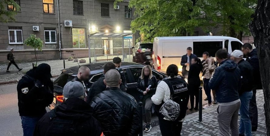 В Одессе двое полицейских открыли бордель и охраняли проституток. ФОТО, ВИДЕО