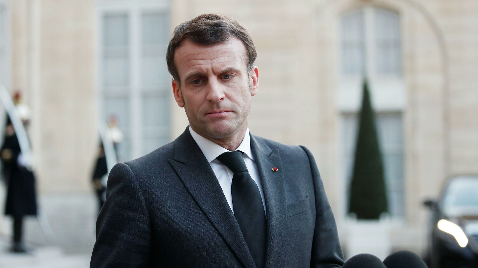 За пощечину президенту Франции, мужчину будут судить по ускоренной процедуре