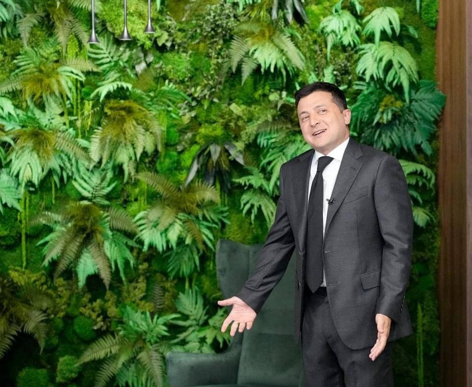 Бетонные стены и искусственные джунгли: Зеленский сделал ремонт на Банковой. ФОТО