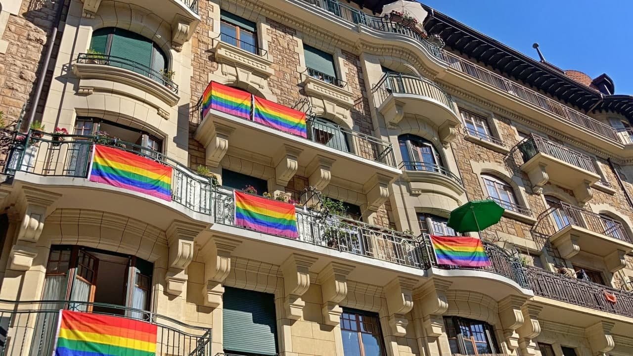 Встреча Байдена с Путиным в Швейцарии: жители вывесили ЛГБТ флаги