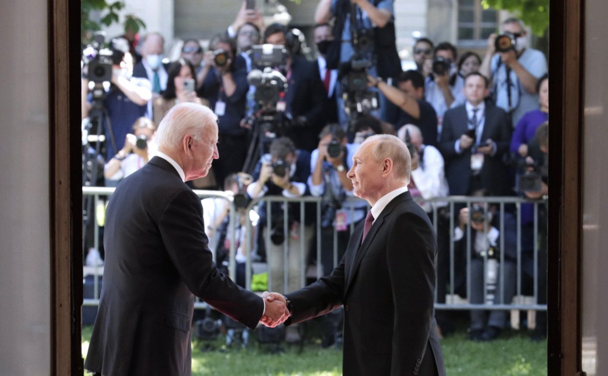 Байден и Путин договорились о переговорах по контролю над вооружениями и кибербезопасности
