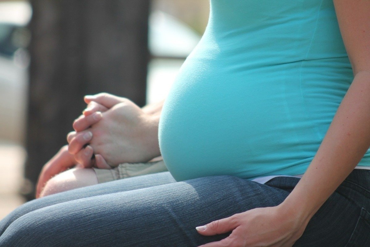 Беременна в 12: на Черниговщине девочка забеременела от 17-летнего парня. ВИДЕО