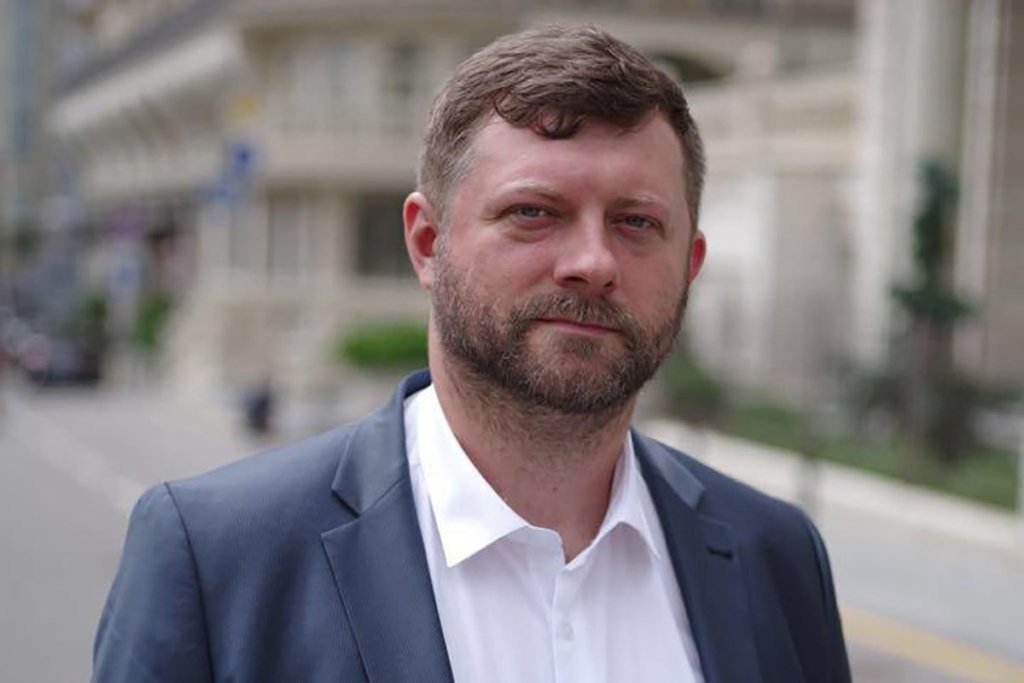 Глава «Слуги народа» Александр Корниенко требует от Александра Юрченко сложить с себя депутатские полномочия