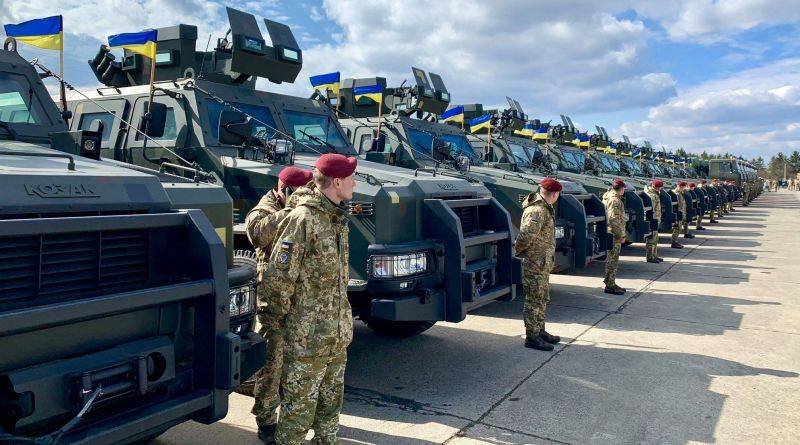 Украинскую армию следует переводить не «на контракт», а на новейшие технологии, а также обеспечить ее обороноспособностью