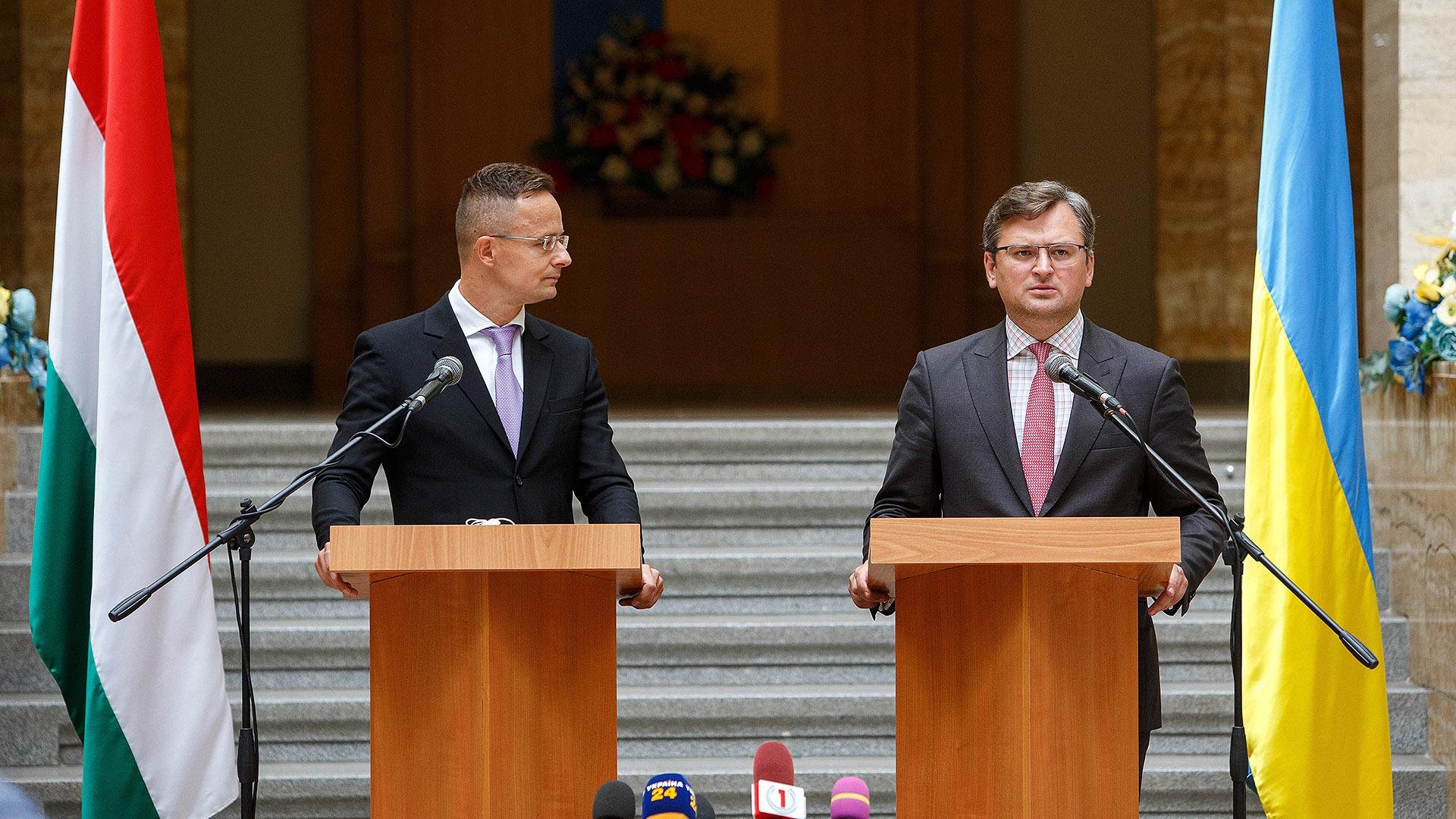 Украина и Венгрия подписали договор о взаимном признании образовательных документов