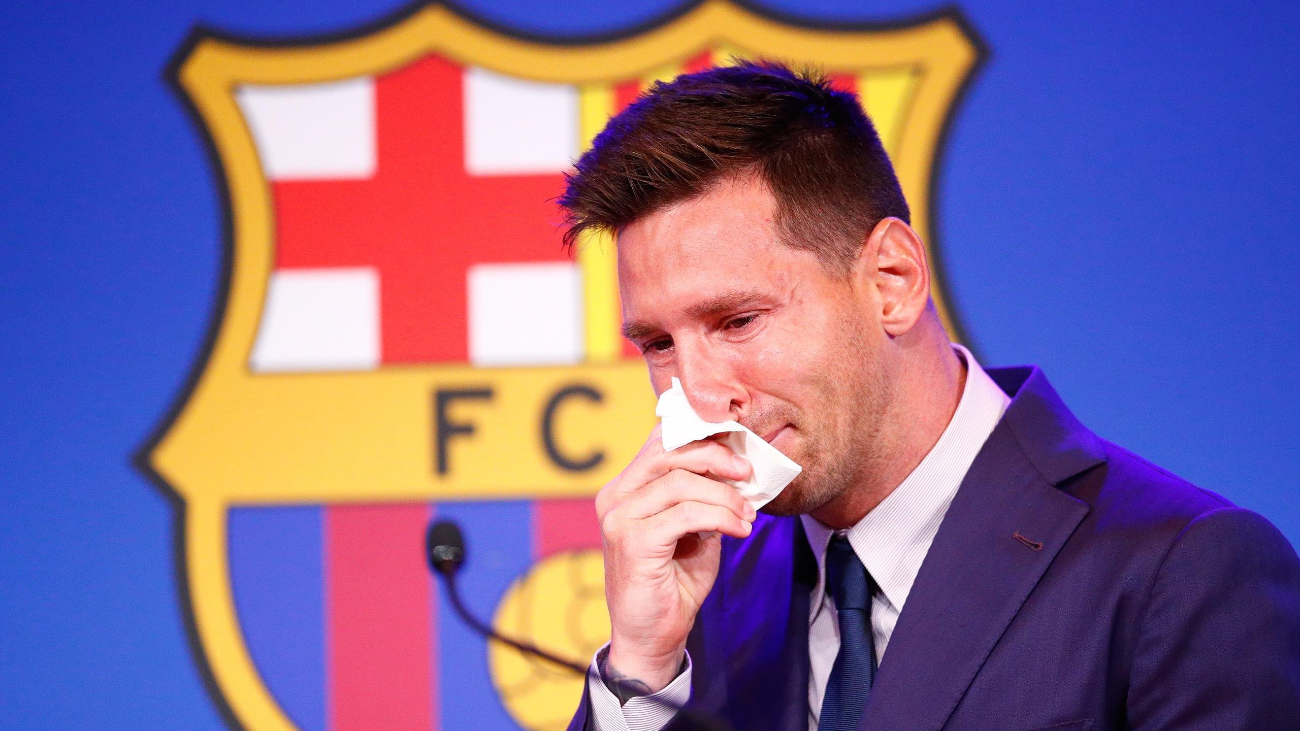 «Я не был к этому готов»: Месси не сдержал слез во время прощания с «Барселоной». ВИДЕО