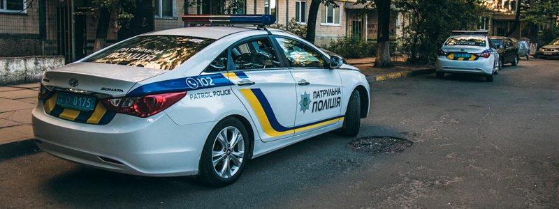 Полицейский в Киеве не остановился на красный и на скорости протаранил легковушку. ФОТО. ВИДЕО