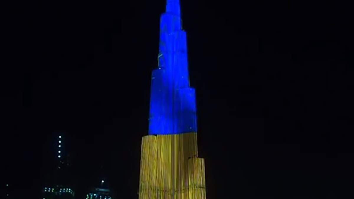 Небоскреб в Дубае засиял сине-желтыми цветами. ВИДЕО