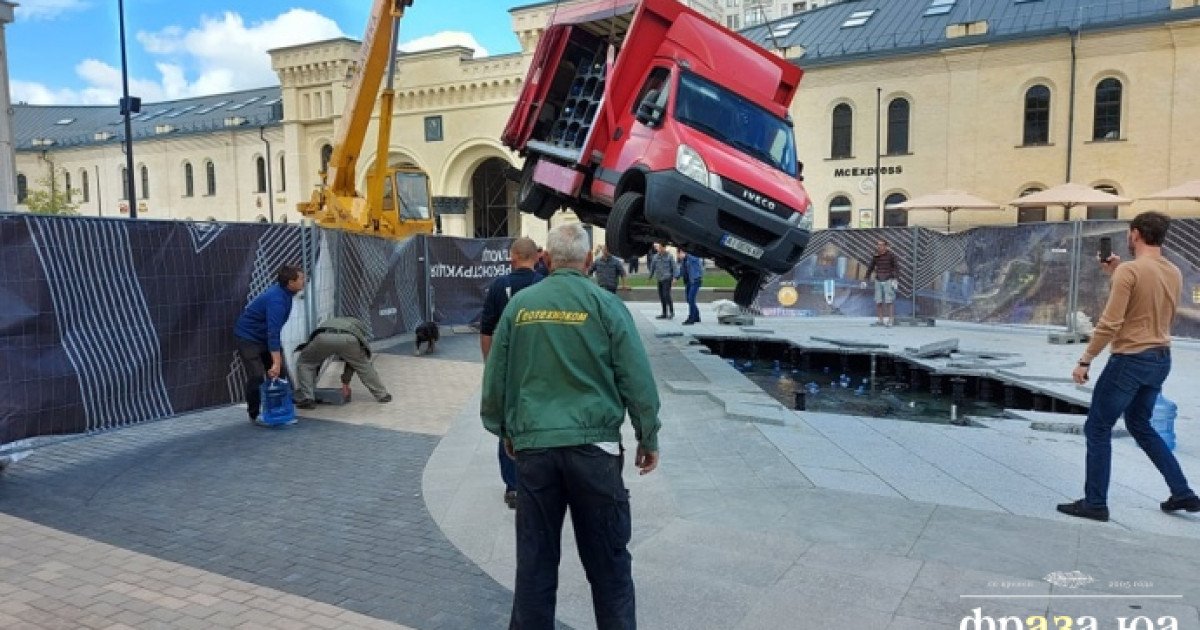 Кличко заявил, что в разрушении фонтана виноват водитель грузовика, который понесет наказание