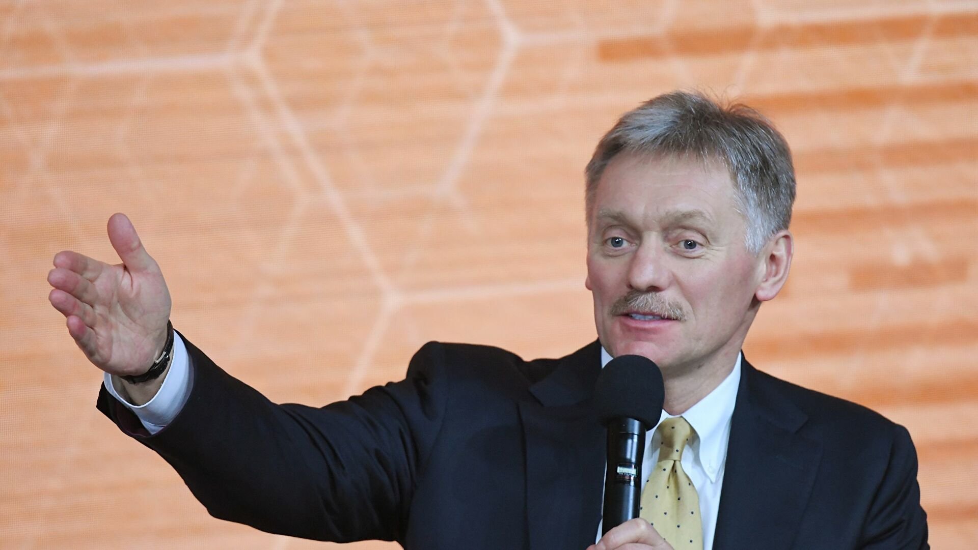 Песков заявил, что остерегается Украины после договоренности Зеленского и Байдена