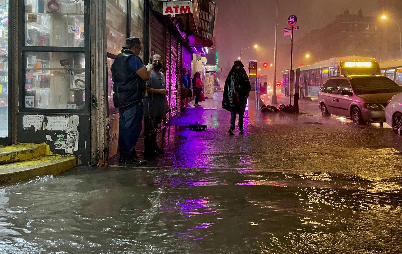 Наводнение в Нью-Йорке стало первым в истории: восемь погибших