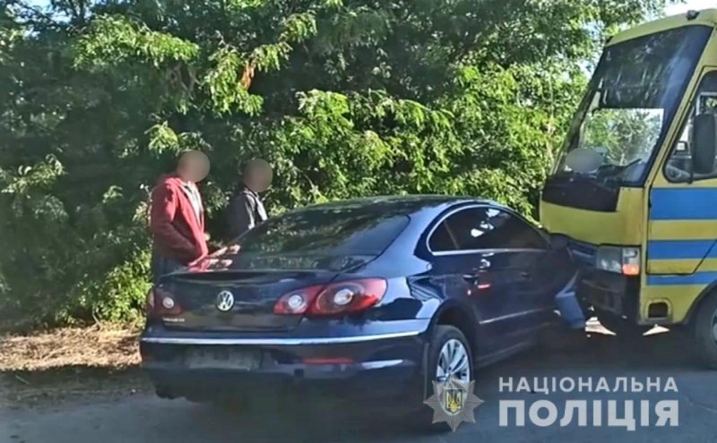 ДТП в Вознесенске: мэр на Volkswagen столкнулся с маршруткой
