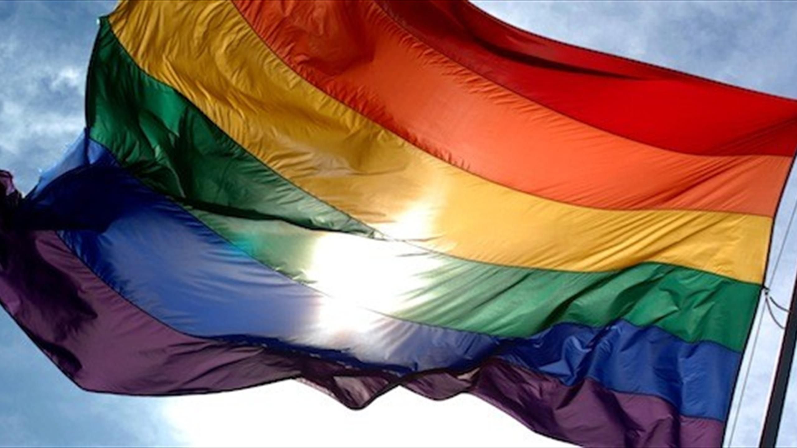 Радужный флаг, «женитьба» девушек, признания в гомосексуализме: перформансы от организации «Харьков Прайд». ФОТО, ВИДЕО