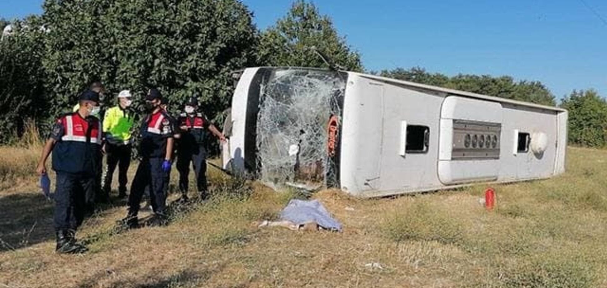 В Турции перевернулся автобус с украинцами: 49 травмированных, водитель погиб