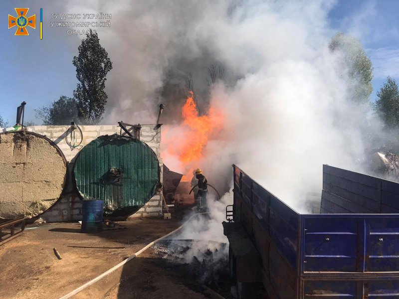 В Житомире на предприятии взорвалась 200-литровая бочка: есть пострадавшие