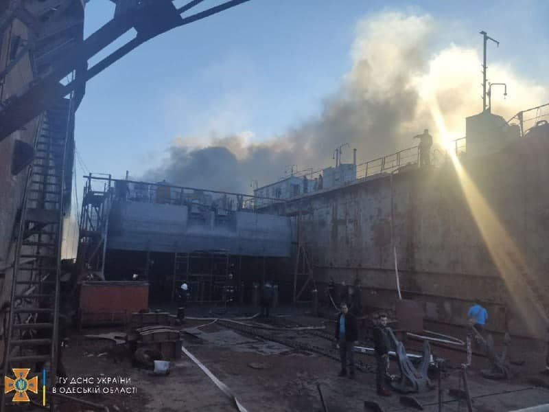 В Одесской области горел судоремонтный завод