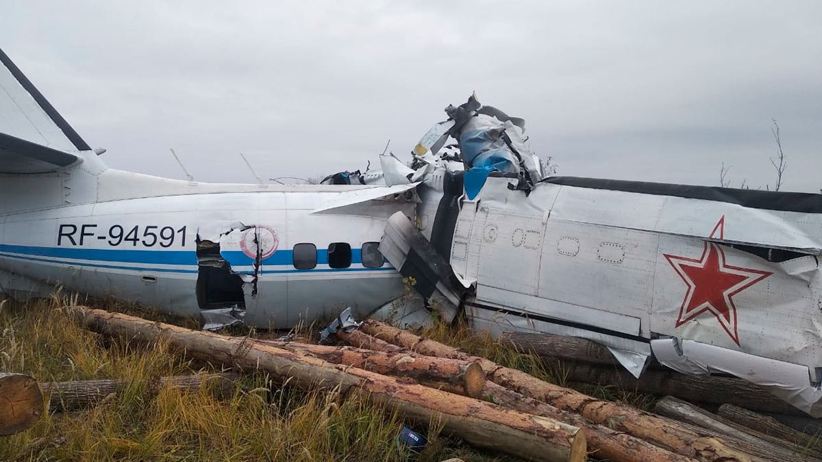 В Татарстане 16 человек погибли при крушении самолета с парашютистами