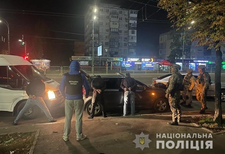В Киеве раскрыли банду: «накачивали» людей в барах и грабили — одна жертва умерла