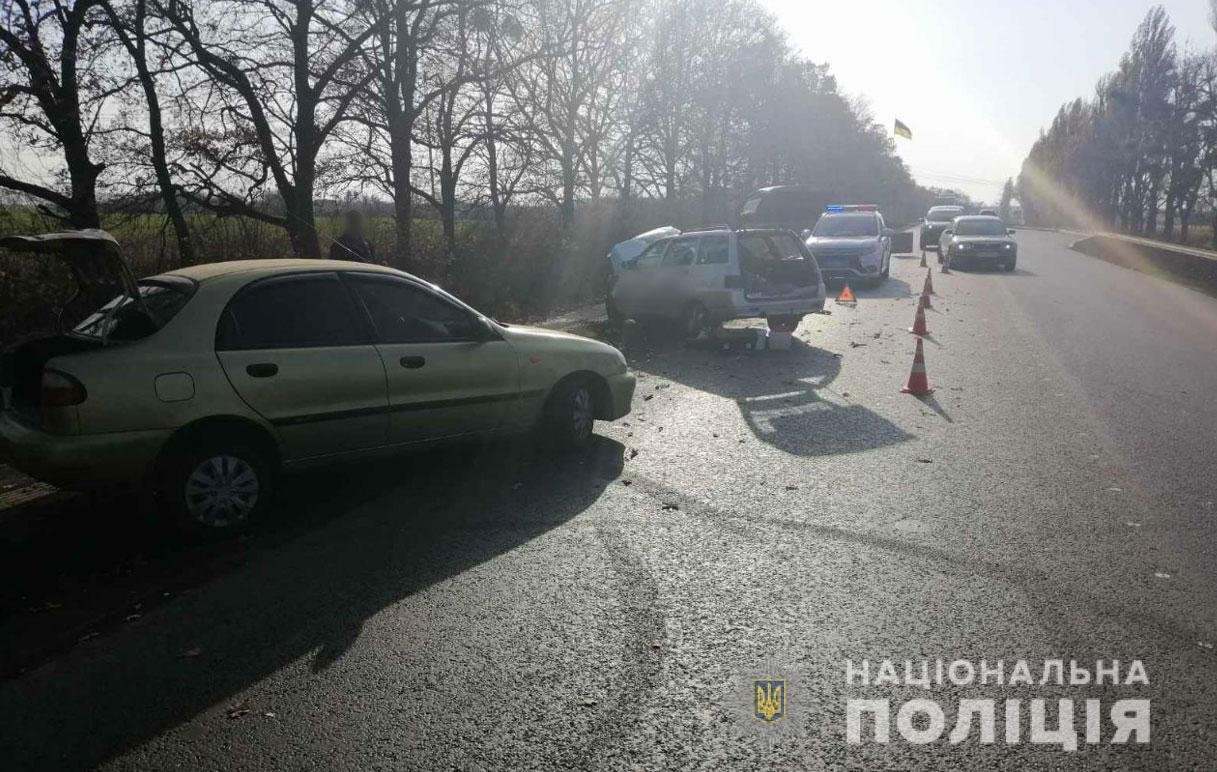 В смертельной аварии под Полтавой погиб водитель легковушки. ФОТО