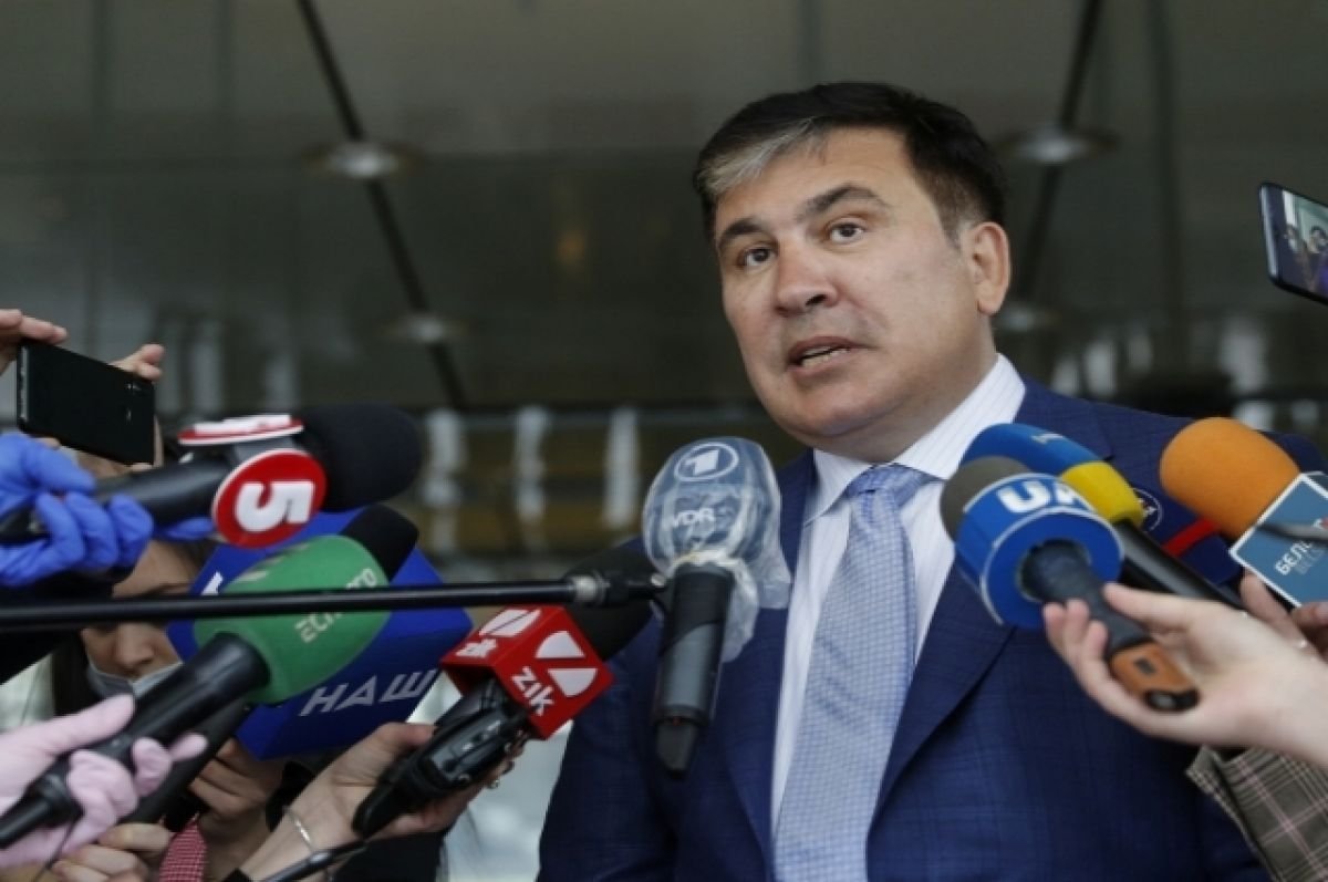 Саакашвили вывезли из тюрьмы и доставили в больницу