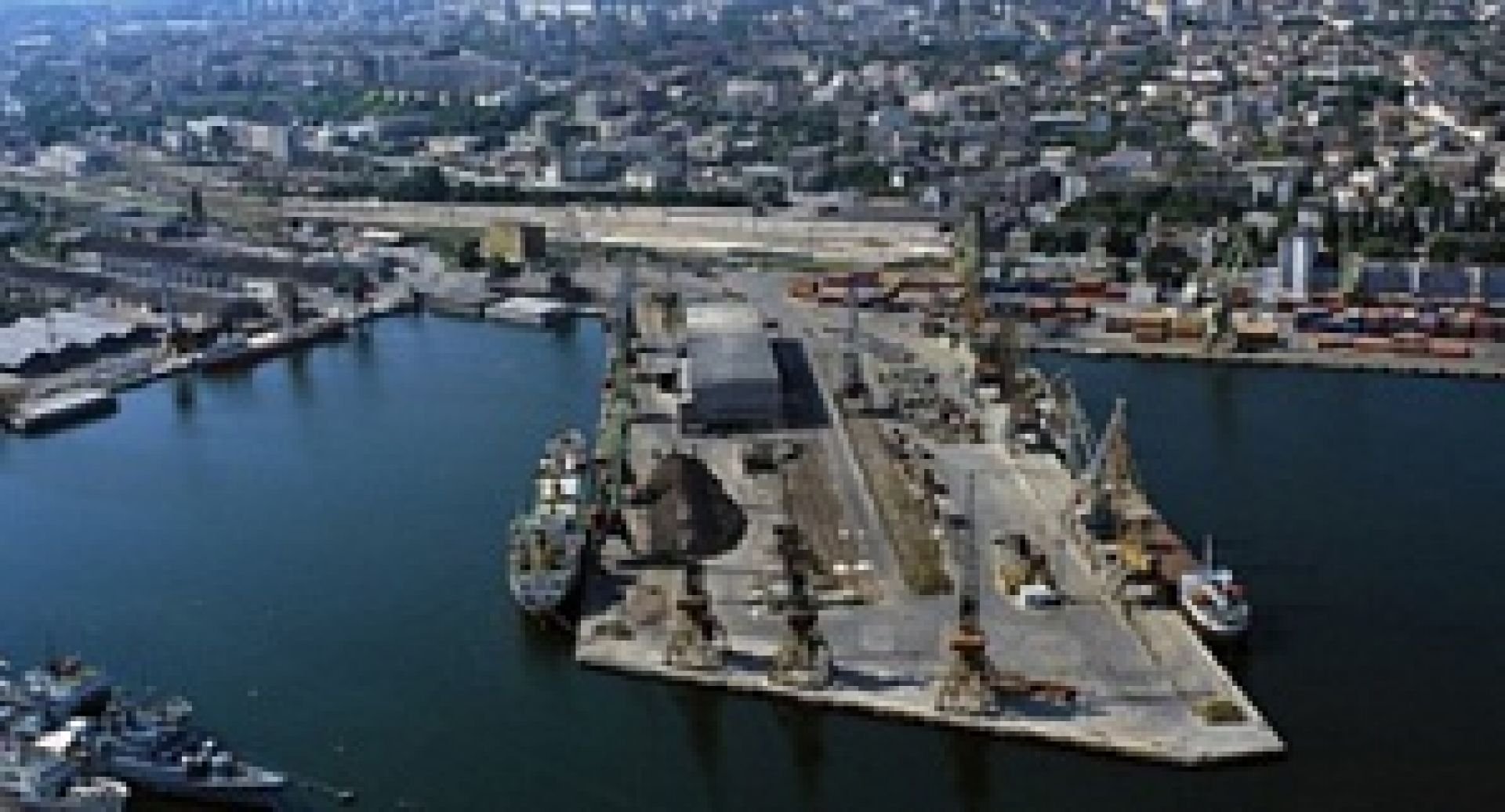 Болгарія закрила свої порти для російських кораблів