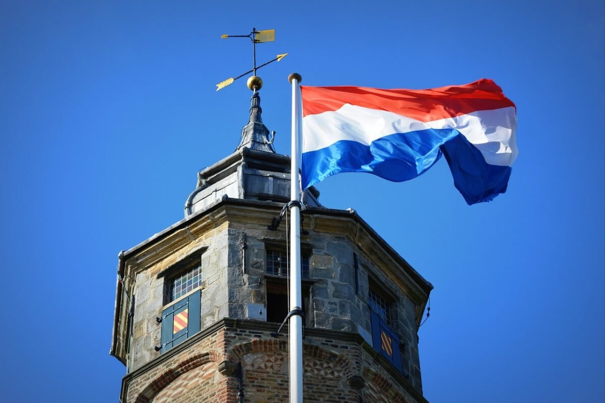 Нідерланди до кінця року планують відмовитися від російських нафти і газу