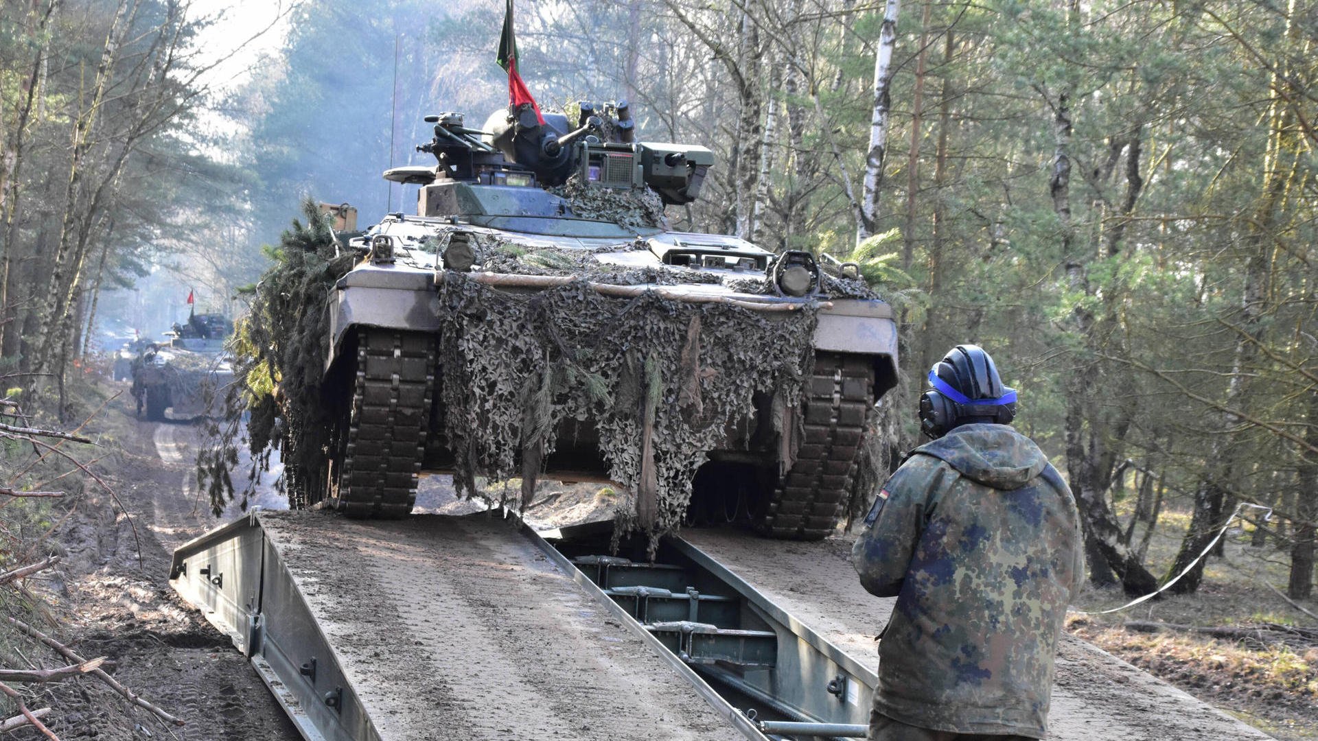 Швейцарія заблокувала постачання танків для України з боку Німеччини - Bloomberg