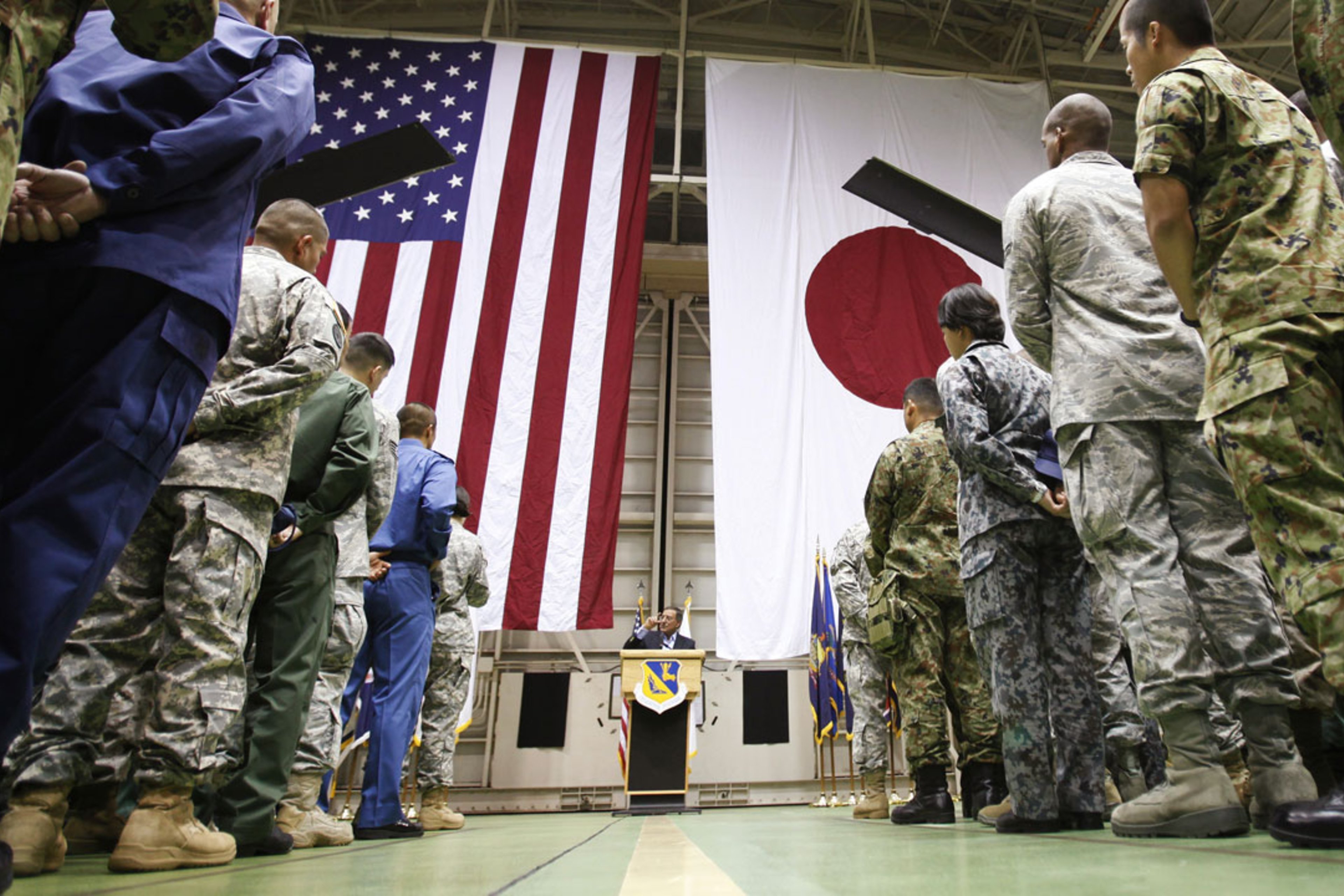 Японія посилює оборонну співпрацю з США і Великобританією для стримування Китаю