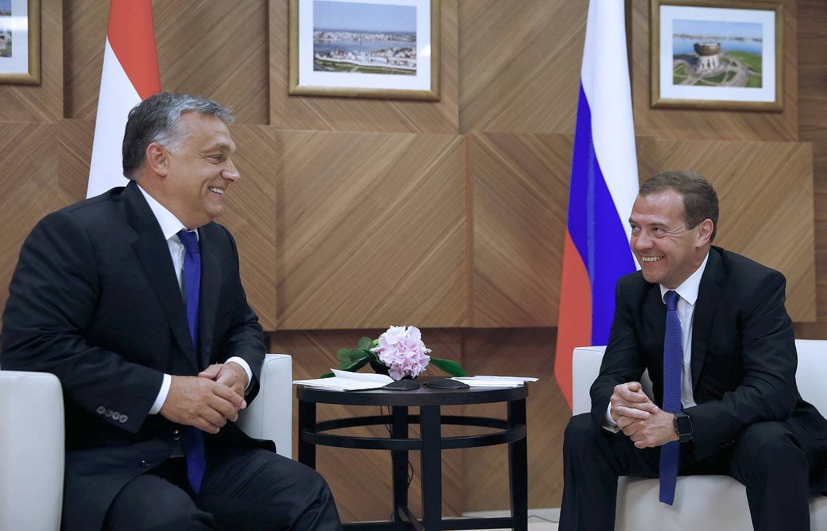 Мєдведєв похвалив Орбана за "мужність" у боротьбі з антиросійськими санкціями