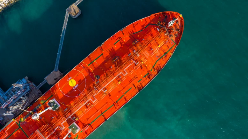 Активісти Greenpeace заблокували судно з російською нафтою в британському порту, - Dziennik