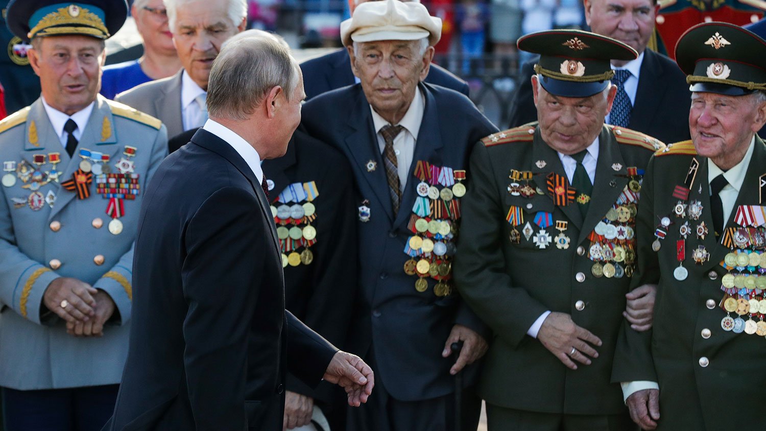 росія відкриває шлях для вступу в армію людей старше 40 років - Reuters