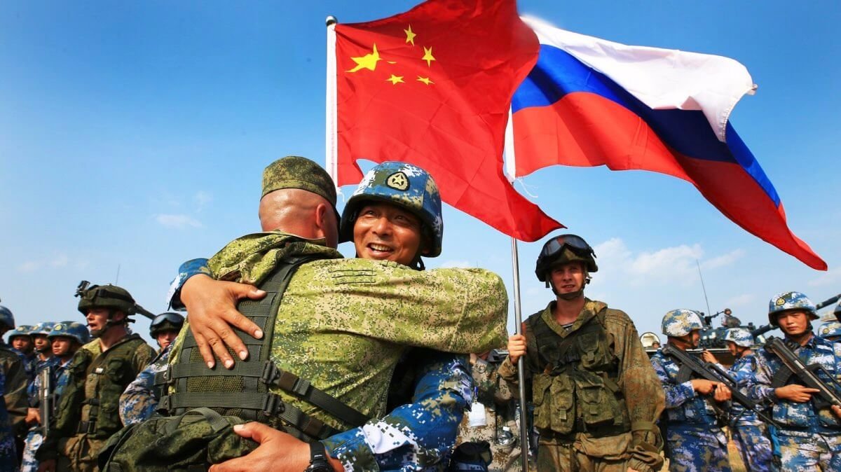 росія і Китай провели військові навчання у Східній Азії під час візиту Байдена, - NYT