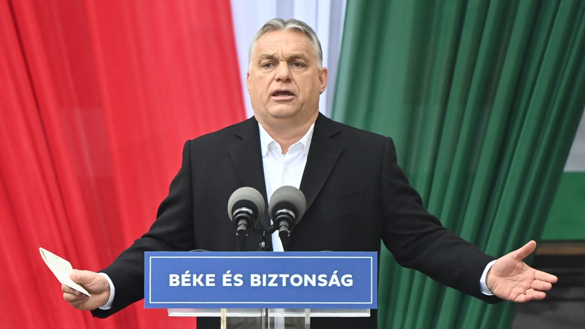 В Угорщині оголошено надзвичайний стан через війну в Україні