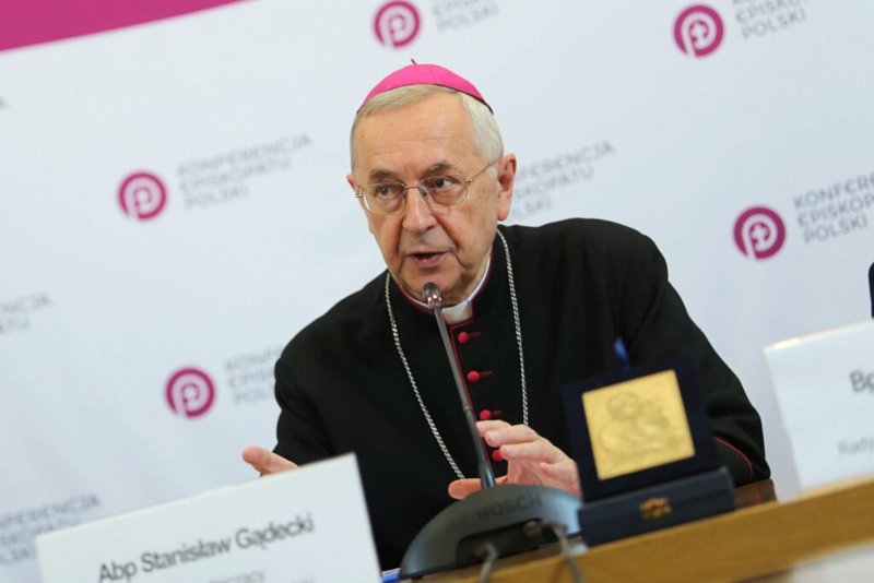 Глава польських католиків після візиту в Бучу: Ми не зробили висновків з попередніх воєн, - AP