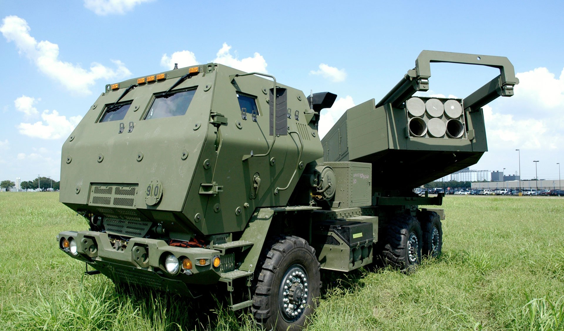 Що таке HIMARS? Пояснюємо, чи здатна ця передова ракетна система з США змінити перебіг війни в Україні - Al Jazeera