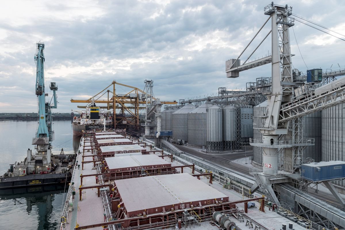 Україна просить створити місію ООН з експорту зернових вантажів через Чорне море - Reuters