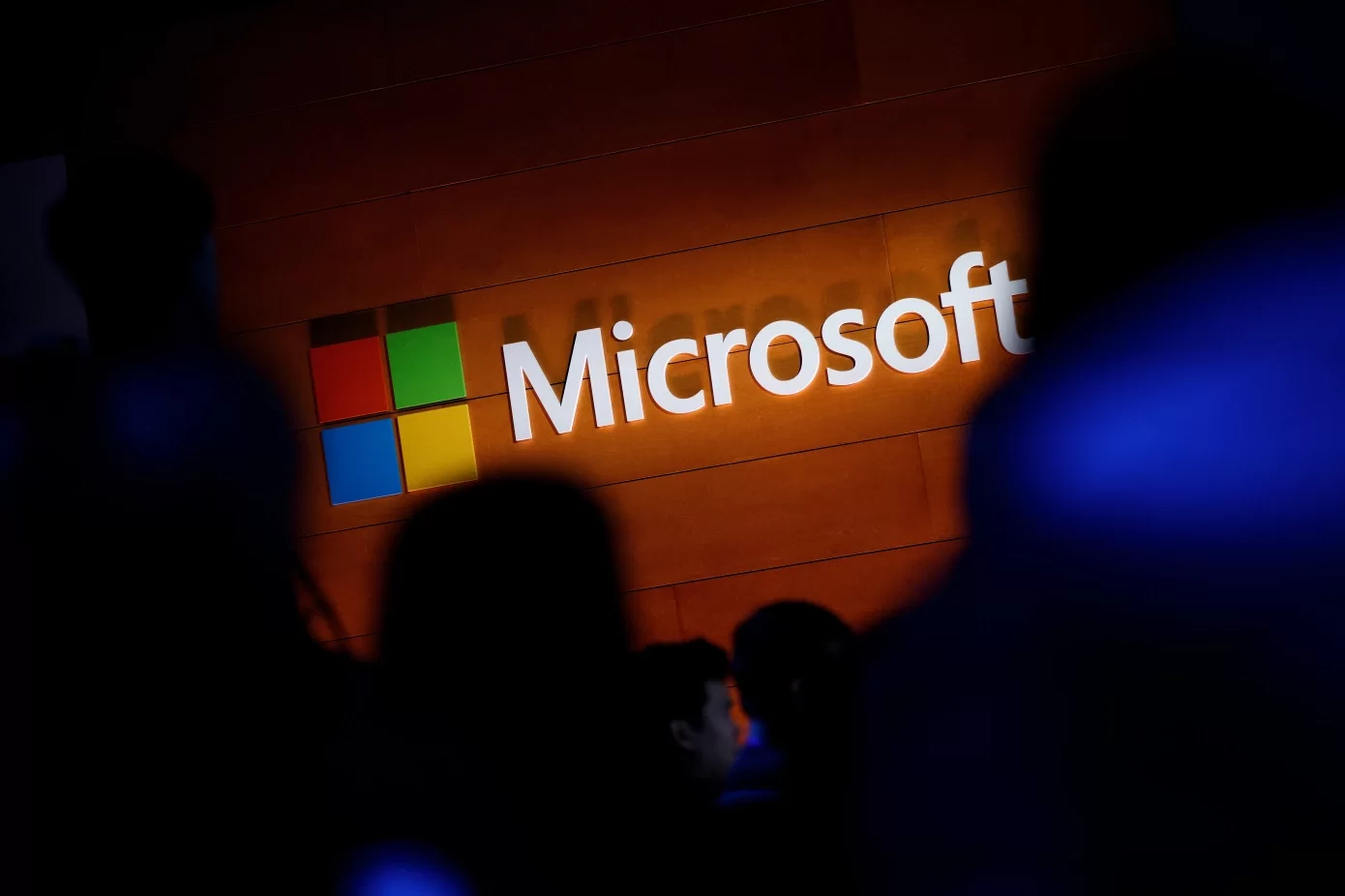 Microsoft суттєво скорочує операції в росії, але не йде, - Bloomberg