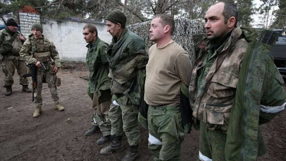 Виснажені, голодні люди з психічними проблемами. Російські бійці скаржаться на війну на сході України – The Guardian