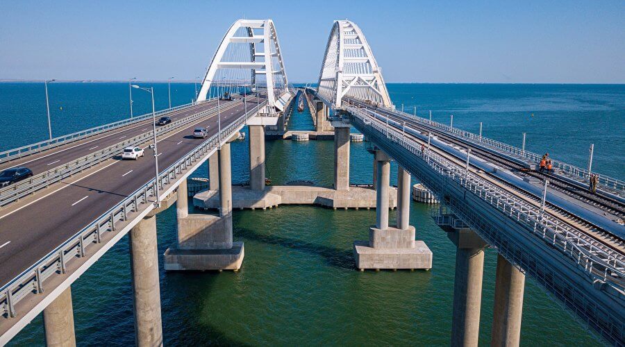 Кримський міст напружився! Розвідка України має документацію будівництва "моста"